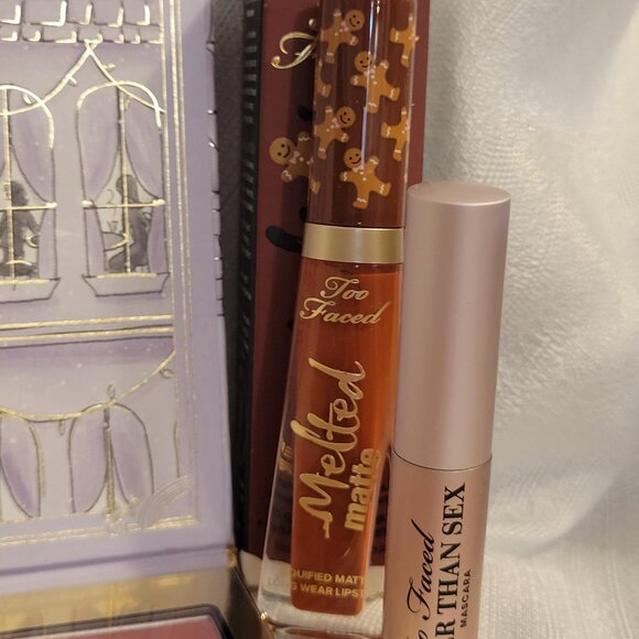 Too Faced Christmas Bundle - Picture 3 of 4